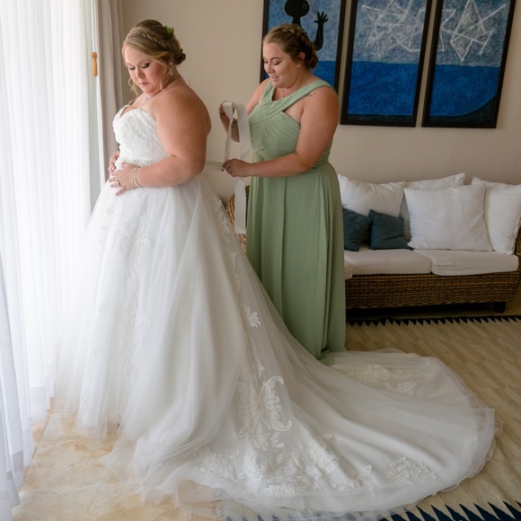 Wedding dress - Picture 4 of 6